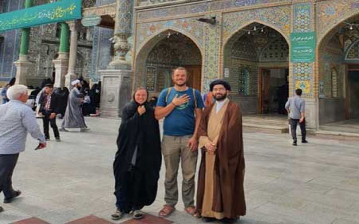 میزبانی ویژه از گردشگران ۳۹ کشور طی مهرماه در حرم قم میزبانی ویژه از گردشگران ۳۹ کشور طی مهرماه در حرم قم